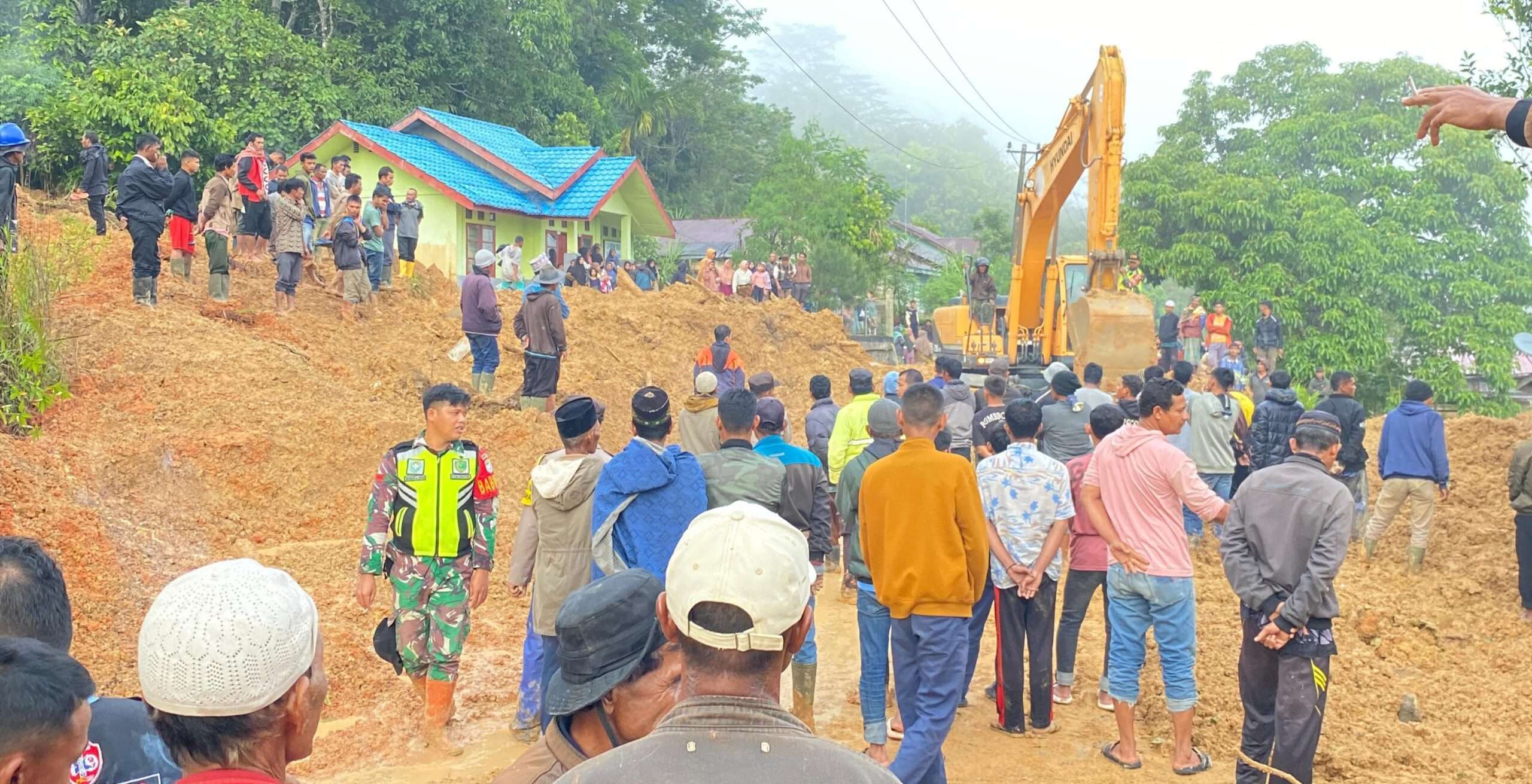 Saat Bencana Longsor Timbun Satu Keluarga di Celala